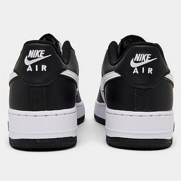 NIKE Air Force 1 Black & White Youth/Kids Size 5.5 - Picture 6 of 9